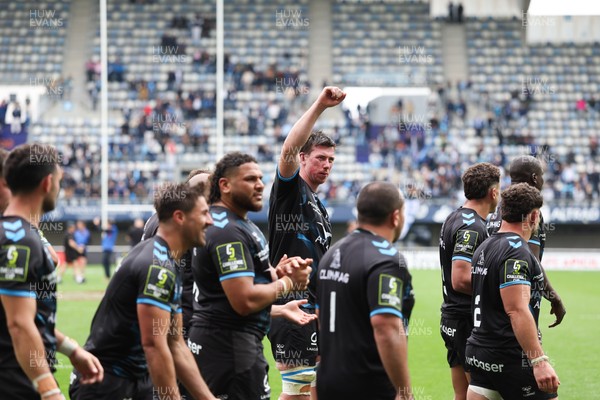 030526 - Montpellier Herault Rugby v Dragons RFC - EPCR Challenge Cup Semi Final - Adam Beard of Montpellier celebrates the victory 
