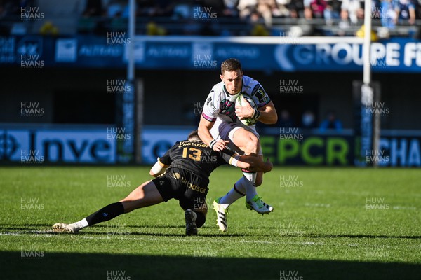 171223 - Montpellier Herault Rugby v Ospreys - EPCR Challenge Cup - George North of Ospreys is tackled by Pierre Lucas of Montpellier