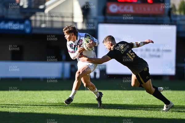 171223 - Montpellier Herault Rugby v Ospreys - EPCR Challenge Cup - Jack Walsh of Ospreys is tackled by Anthony Bouthier of Montpellier