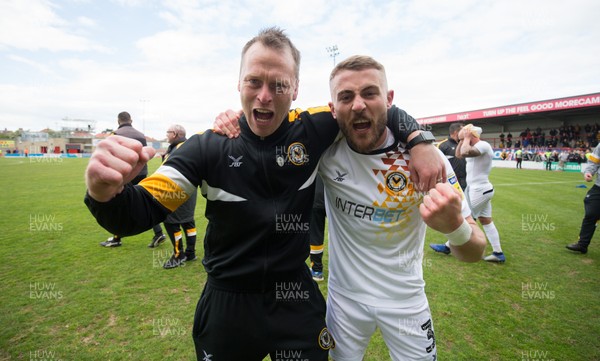 040519 - Morecambe v Newport County, Sky Bet League 2 - Newport County manager Michael Flynn and Dan Butler of Newport County celebrate after taking the final Division 2 Play Off place
