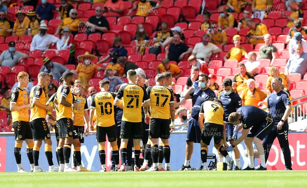 310521 - Morecambe v Newport County, SkyBet League 2 Play Off Final - Newport County Manager Michael Flynn speaks to the players during a water break