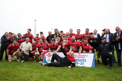020526 - Morriston v Aberavon Quins - Admiral National League 2 West Central - Morriston celebrate with the trophy