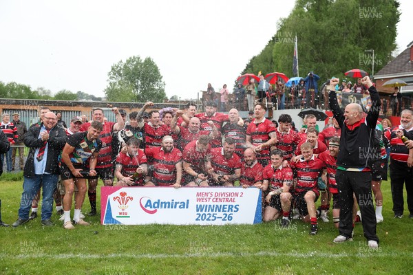 020526 - Morriston v Aberavon Quins - Admiral National League 2 West Central - Morriston celebrate with the trophy
