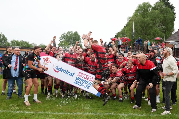 020526 - Morriston v Aberavon Quins - Admiral National League 2 West Central - Morriston celebrate with the trophy