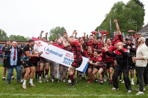 020526 - Morriston v Aberavon Quins - Admiral National League 2 West Central - Morriston celebrate with the trophy