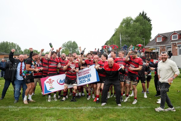 020526 - Morriston v Aberavon Quins - Admiral National League 2 West Central - Morriston celebrate with the trophy