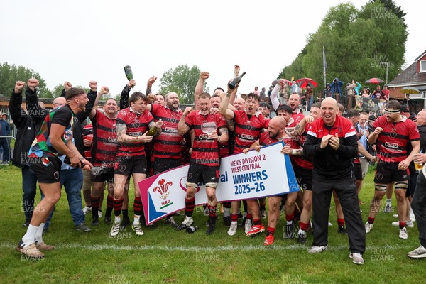 020526 - Morriston v Aberavon Quins - Admiral National League 2 West Central - Morriston celebrate with the trophy