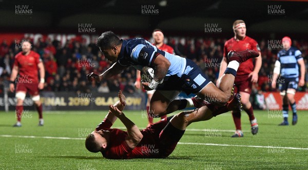 050419 - Munster v Cardiff Blues - Guinness PRO14 -  Rey Lee-Lo of Cardiff Blues dives over to score his side's third try despite the tackle of Andrew Conway of Munster 