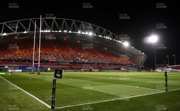 261020 - Munster v Cardiff Blues - Guinness PRO14 - General view inside Thomond Park before the match