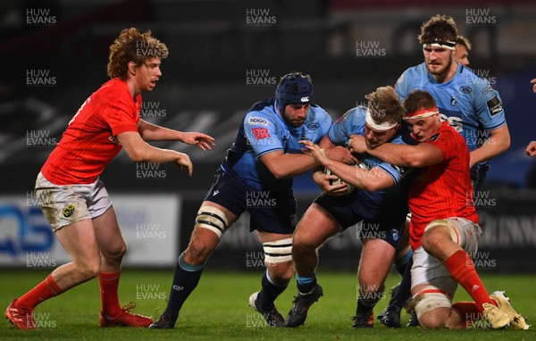 261020 - Munster v Cardiff Blues - Guinness PRO14 - Kristian Dacey of Cardiff Blues is tackled by Gavin Coombes of Munster