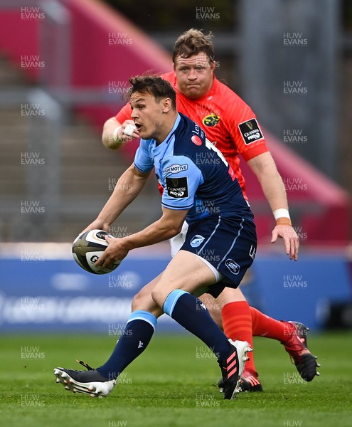 280521 - Munster v Cardiff Blues - Guinness PRO14 Rainbow Cup - Jarrod Evans of Cardiff Blues in action against Stephen Archer of Munster