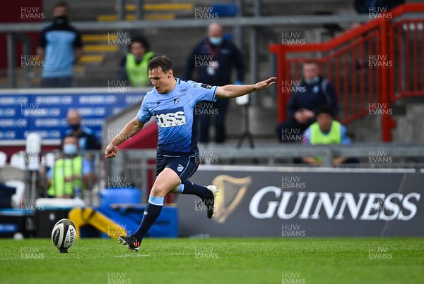 280521 - Munster v Cardiff Blues - Guinness PRO14 Rainbow Cup - Jarrod Evans of Cardiff Blues takes a conversion