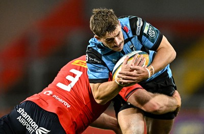 041025 - Munster v Cardiff Rugby, United Rugby Championship - Harri Millard of Cardiff Rugby is tackled by Oli Jager of Munster