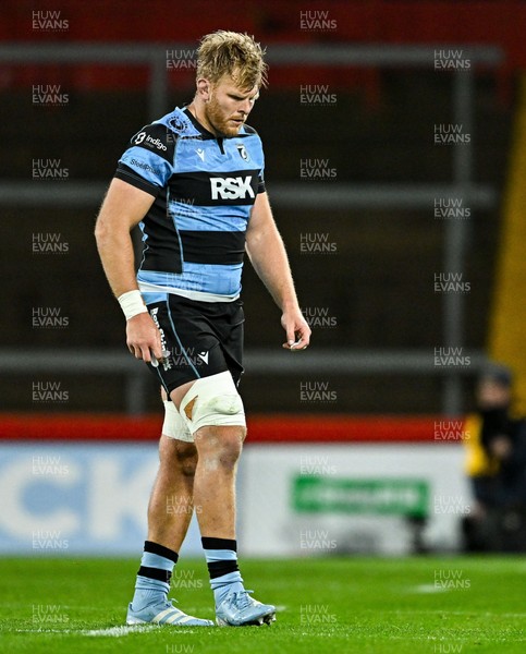 041025 - Munster v Cardiff Rugby, United Rugby Championship - Josh McNally of Cardiff Rugby leaves the pitch after being shown a yellow card