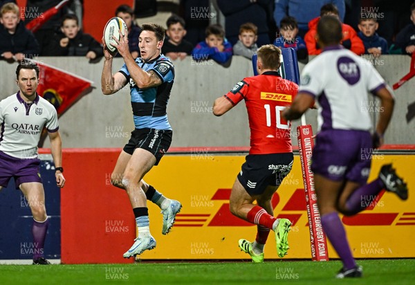 041025 - Munster v Cardiff Rugby, United Rugby Championship - Josh Adams of Cardiff Rugby on his way to scoring his side's first try