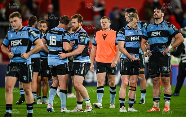 041025 - Munster v Cardiff Rugby, United Rugby Championship - Cardiff players show dejection after their side's defeat in the United Rugby Championship match between Munster