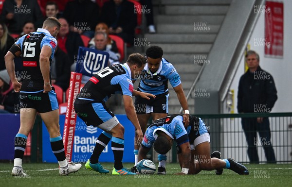 290422 - Munster v Cardiff Rugby - United Rugby Championship - Rey Lee-Lo of Cardiff Blues,  right, is congratulated by team-mates after scoring his side's second try