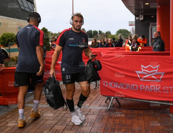 280919 -  Munster and Dragons - Guinness PRO14 -  Ollie Griffiths of Dragons arrives