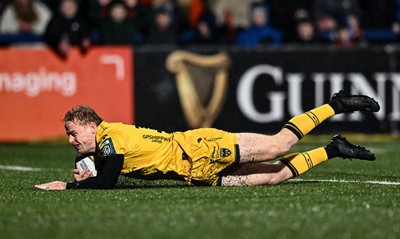 230126 - Munster v Dragons RFC - United Rugby Championship - Dai Richards of Dragons scores his side's second try