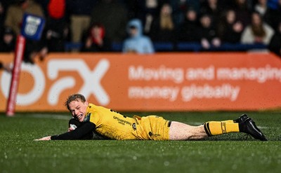 230126 - Munster v Dragons RFC - United Rugby Championship - Dai Richards of Dragons scores his side's second try