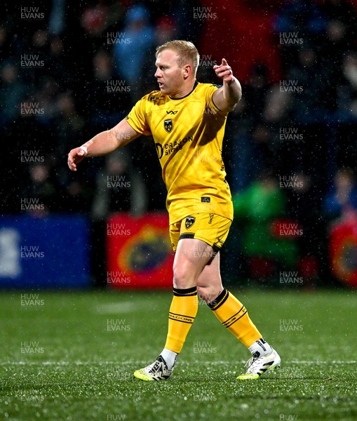 230126 - Munster v Dragons RFC - United Rugby Championship - Tinus de Beer of Dragons