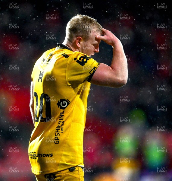 230126 - Munster v Dragons RFC - United Rugby Championship - Tinus de Beer of Dragons reacts