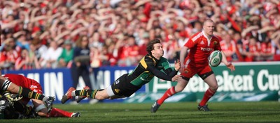 10.04.10 - Munster v Northampton Saints - Heineken Cup Semi-Final -  Lee Dickson of Northampton clears the ball from the ruck 