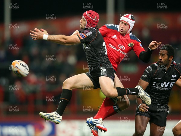 021113 Munster v OspreysMunster's Johne Murphy with Richard Fussell of Ospreys