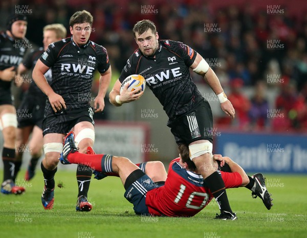 021113 Munster v OspreysMunster's Ian Keatley with Morgan Allen of Ospreys