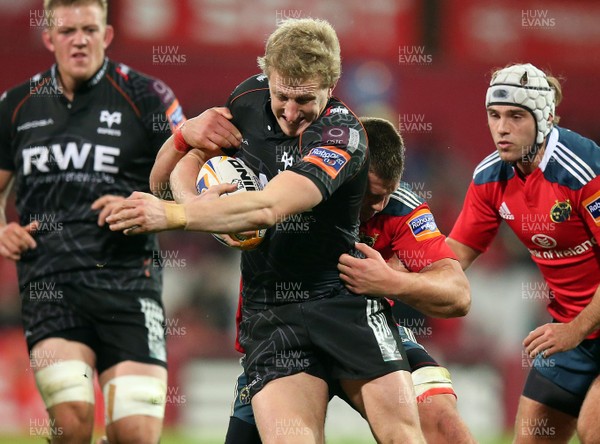 021113 Munster v OspreysMunster's CJ Stander with Aisea Natoga of Ospreys