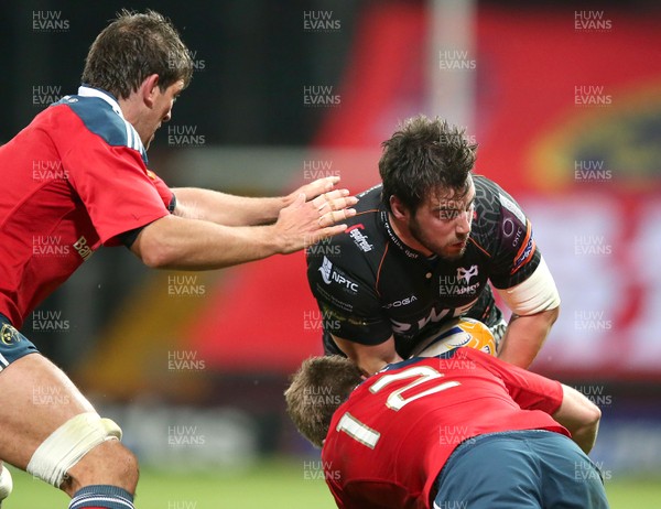 021113 Munster v OspreysMunster's Ivan Dineen with Scott Baldwin of Ospreys