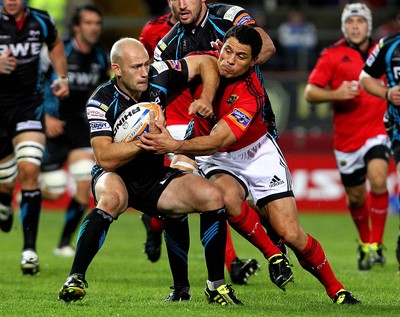 Munster v Ospreys 081011