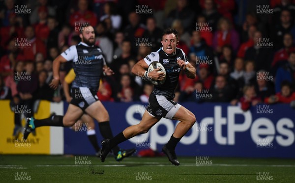 140918 - Munster v Ospreys - Guinness PRO14 -  Luke Morgan of Ospreys on his way to scoring his side's first try 