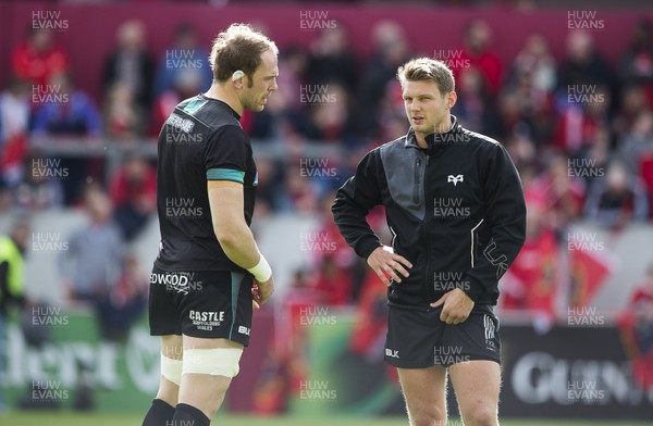 200517 - Munster v Ospreys - Guinness PRO12 Semi Final - Alun Wyn Jones and Dan Biggar of Ospreys talk pre match