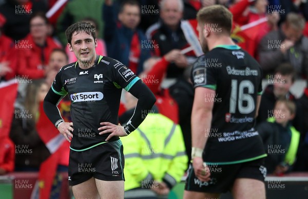 200517 - Munster v Ospreys - Guinness PRO12 Semi Final - Dejected Sam Davies of Ospreys at full time