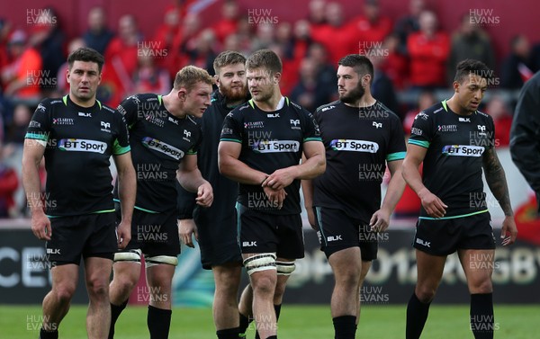 200517 - Munster v Ospreys - Guinness PRO12 Semi Final - Dejected Ospreys at full time