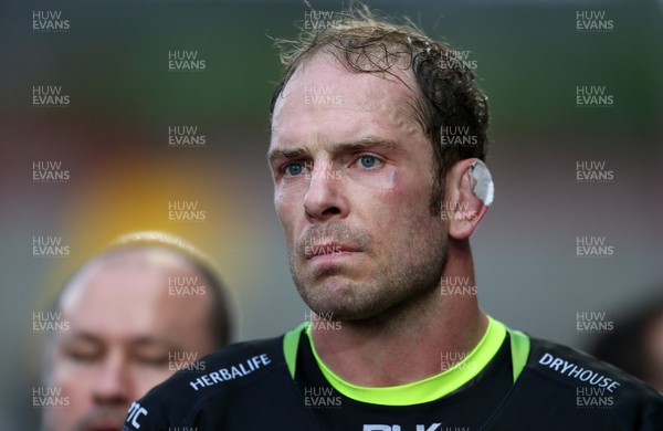 200517 - Munster v Ospreys - Guinness PRO12 Semi Final - A dejected Alun Wyn Jones of Ospreys at full time