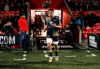 030323 - Munster v Scarlets - United Rugby Championship - Dan Davis of Scarlets