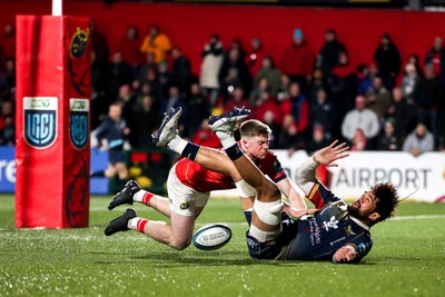 030323 - Munster v Scarlets - United Rugby Championship - Vaea Fifita of Scarlets on his way to scoring his side's second try