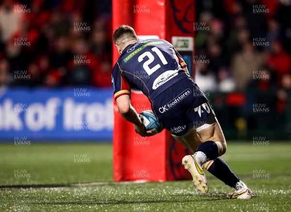 030323 - Munster v Scarlets - United Rugby Championship - Gareth Davies of Scarlets scores his side's fifth try