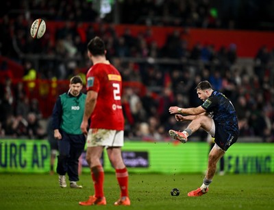 150225 - Munster v Scarlets - United Rugby Championship - Ioan Lloyd of Scarlets kicks a penalty 