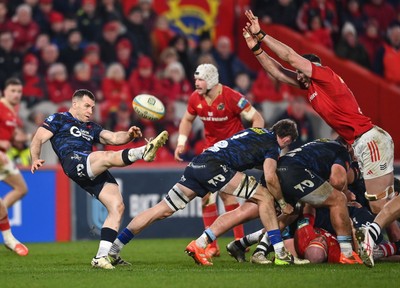 150225 - Munster v Scarlets - United Rugby Championship - Gareth Davies of Scarlets