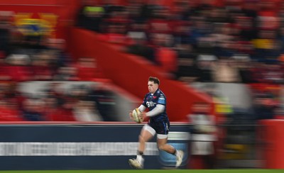 150225 - Munster v Scarlets - United Rugby Championship - Macs Page of Scarlets on his way to scoring a try which is disallowed