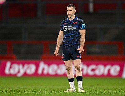 150225 - Munster v Scarlets - United Rugby Championship - Gareth Davies of Scarlets