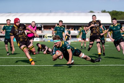 100525 - Nant Conwy v Bethesda - North Wales Division 1 Cup Final - Siencyn Metcalfe of Nant Conwy scores the first try