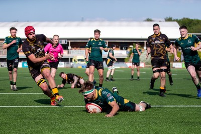 100525 - Nant Conwy v Bethesda - North Wales Division 1 Cup Final - Siencyn Metcalfe of Nant Conwy scores the first try