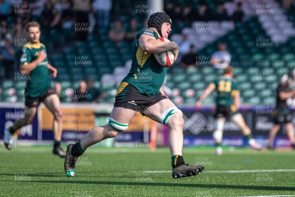 100525 - Nant Conwy v Bethesda - North Wales Division 1 Cup Final - Nant Conwy’s Sam Hughes breaks free to score his second try