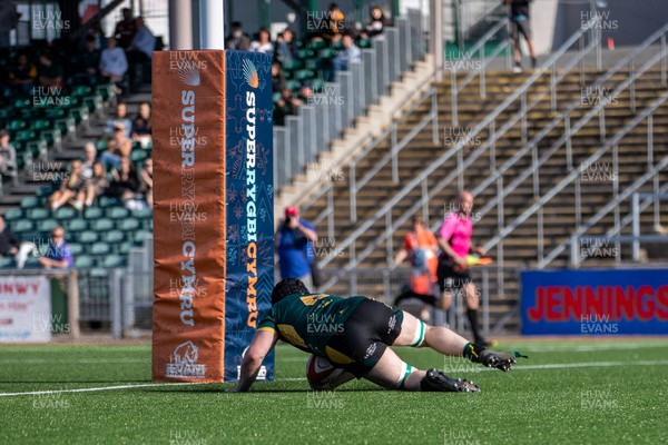 100525 - Nant Conwy v Bethesda - North Wales Division 1 Cup Final - Nant Conwy’s Sam Hughes breaks free to score his second try