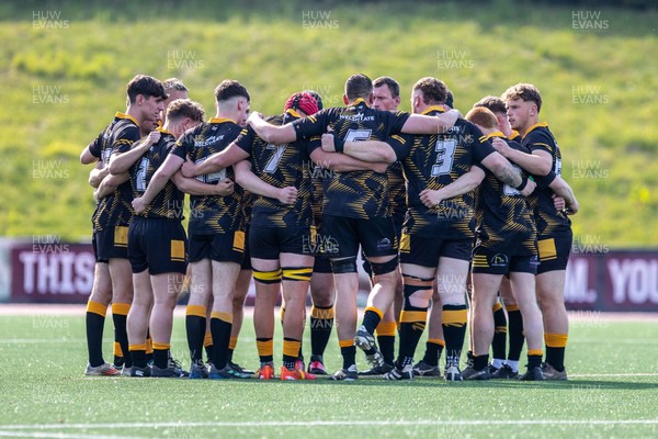 100525 - Nant Conwy v Bethesda - North Wales Division 1 Cup Final - Bethesda team huddle ahead of kick off