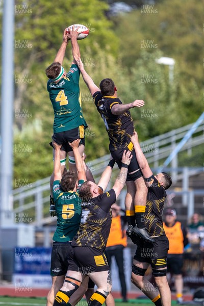 100525 - Nant Conwy v Bethesda - North Wales Division 1 Cup Final - Nant Conwy get the better of a lineout